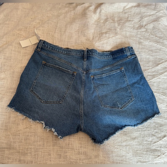 NWT!! Abercrombie & Fitch Curve Love Shorts 💕 - Picture 2 of 2